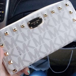 Michael kors wallet